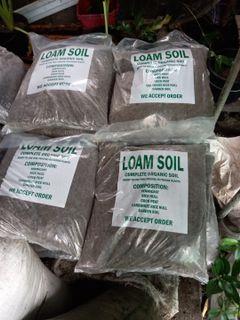 Loam soil complete