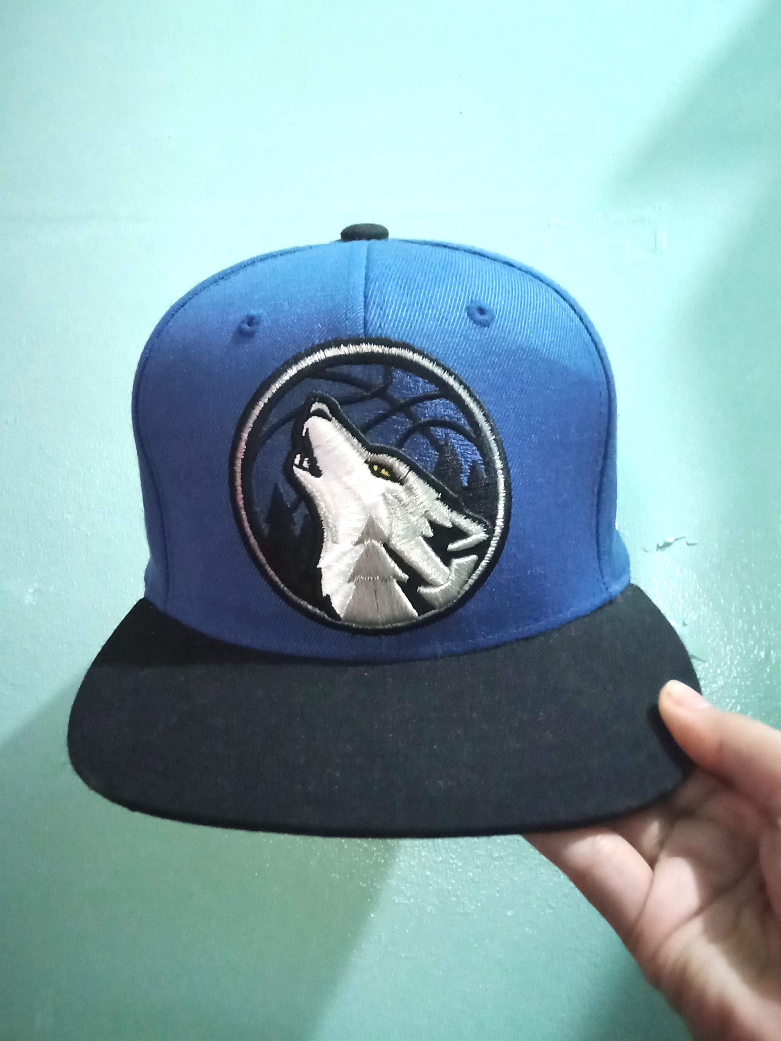 Mitchell & Ness Philadelphia (Category: Caps & Hats) located in Talisay. Submitted by beguilingwolf (Listing ID 1029325675, Image 1). Description: -used only for photo op -item was bought from Saudi -item is a little bit dusty but is good as new -check pictures for authenticity.