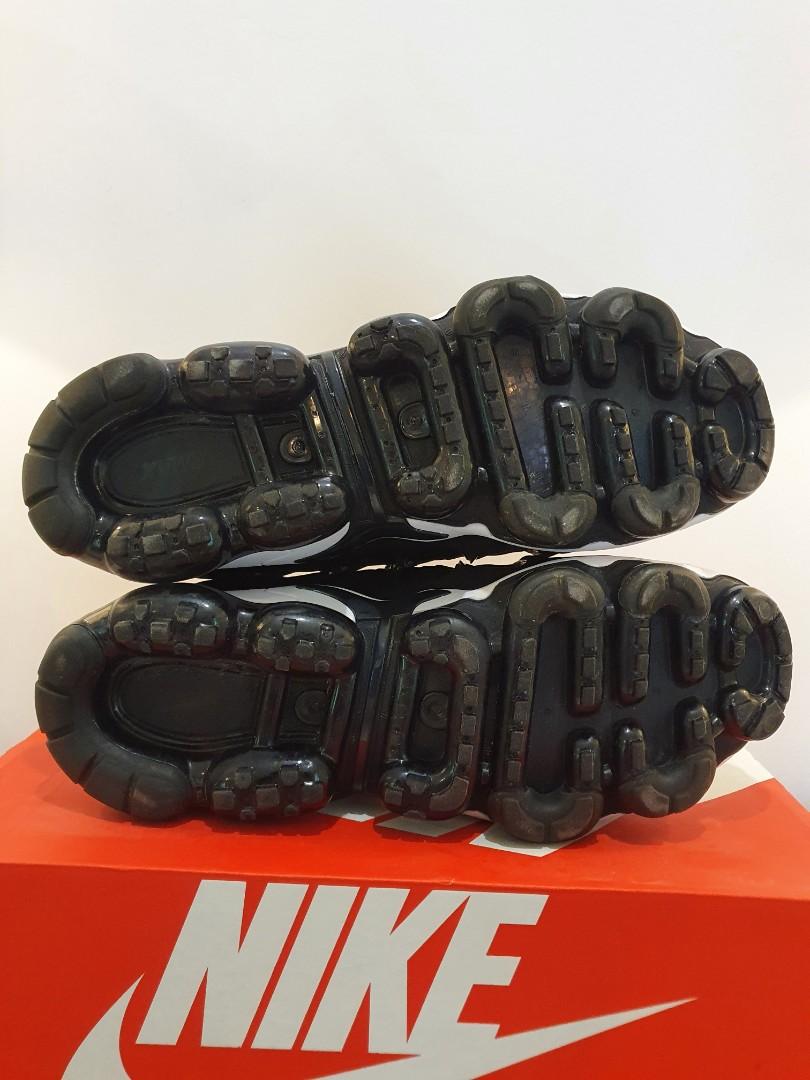 Nike vapormax overbranding hot sale