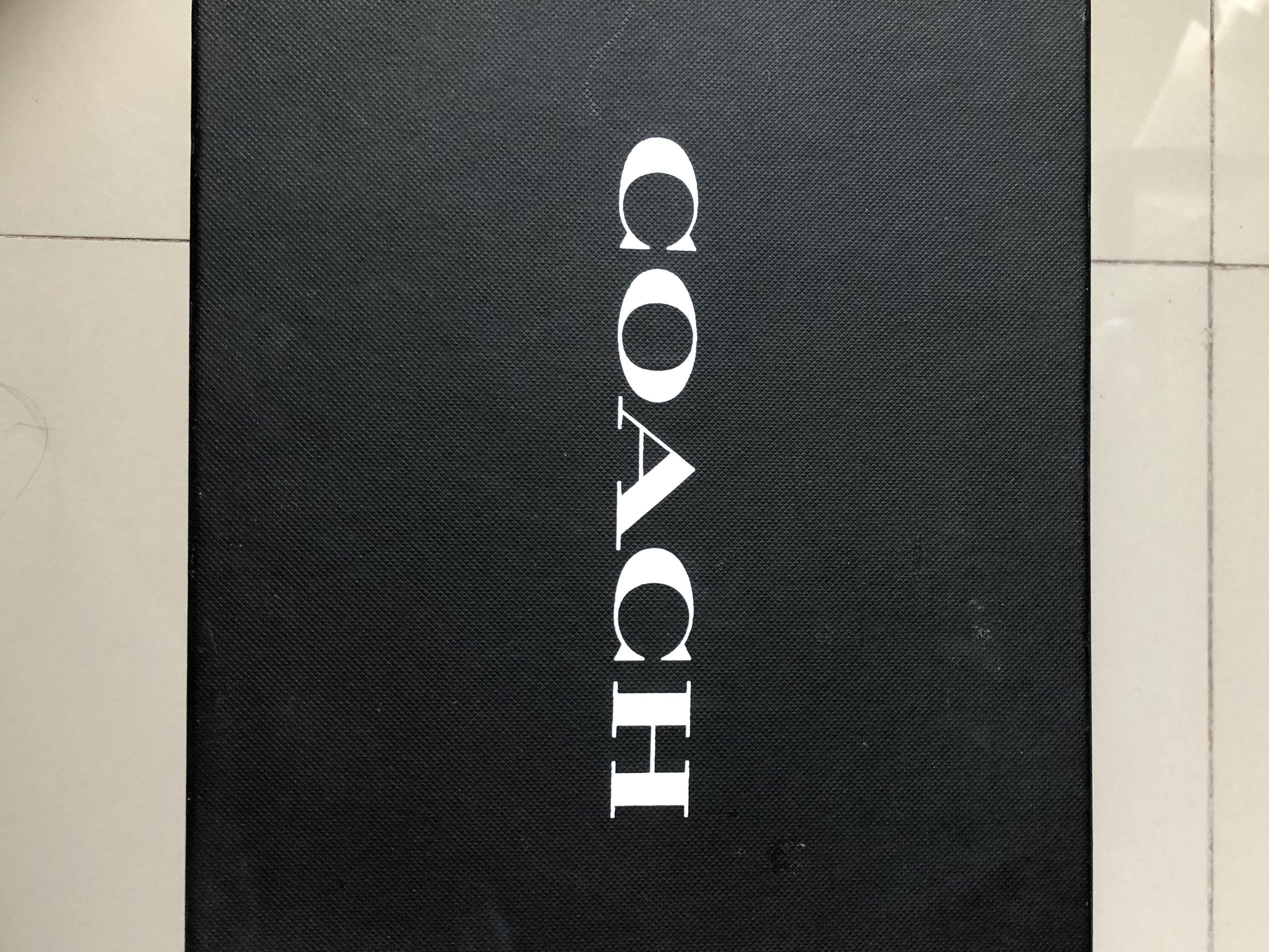 Original Coach Sneakers with Box (free shipping) (Category: Sneakers) located in Mandaluyong City. Submitted by esmeeltd (Listing ID 1029190078, Image 2). Description: Original coach sneakers with box Best fit Size 6 Send us a message.