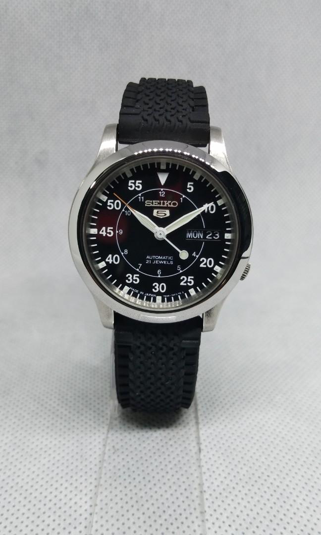 seiko 5 military black