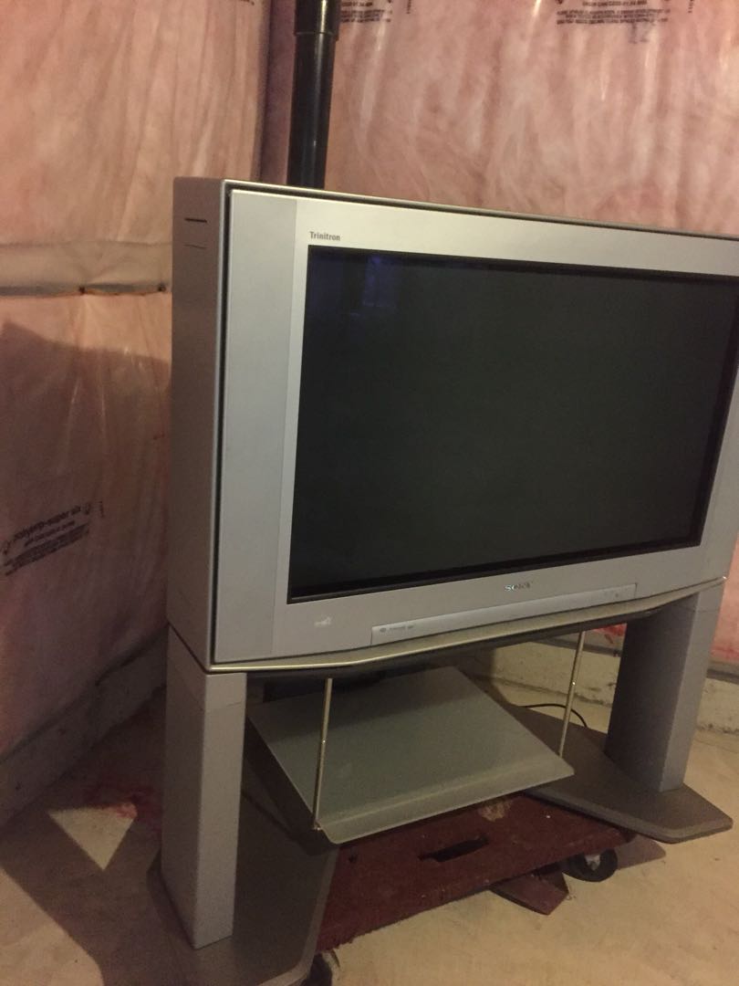 Sony KV34H5510 TV with stand