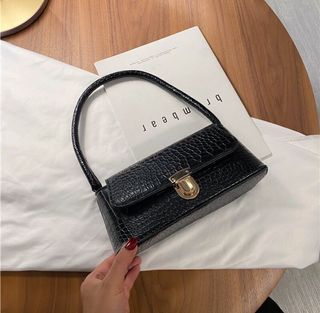 (Category: ) located in . Submitted by rajatisha (Listing ID 1029361120, Image 1). Description: .