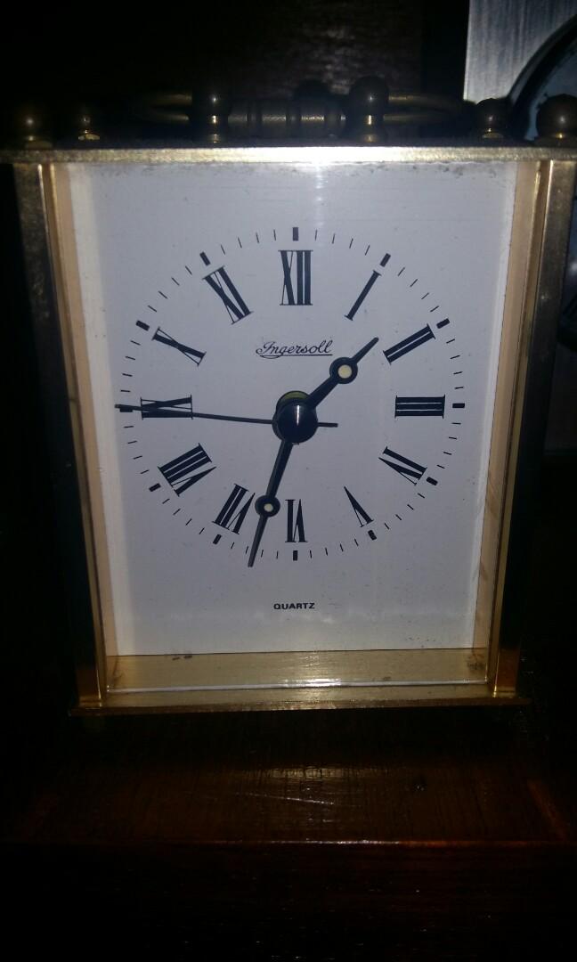 Table clock (Category: Watches) located in Ujong Pasir. Submitted by huntiques (Listing ID 1029256205, Image 1). Description: made in hong kong.
