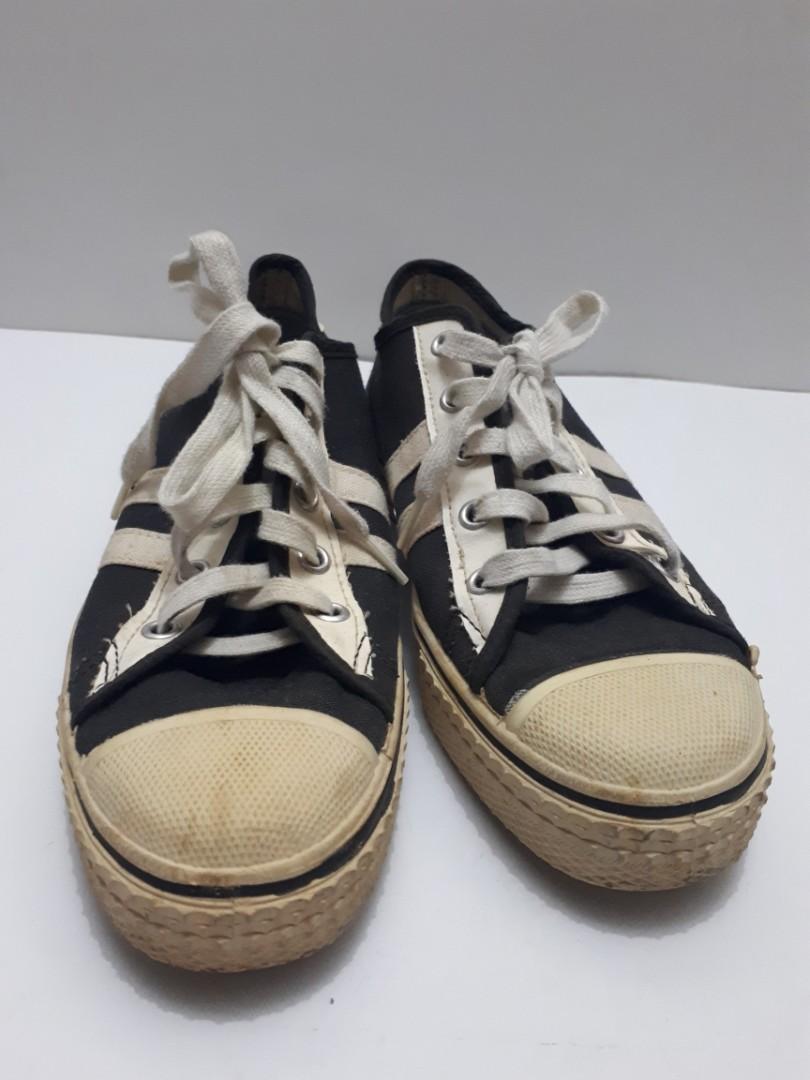 Vintage pro keds kid shoes