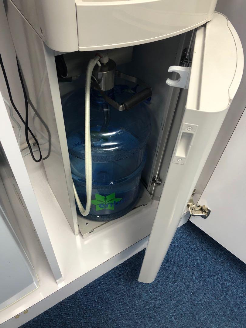 Water Dispenser 飲水機 bonaqua 上流式 冷熱水 辦公室, 家庭電器, 熱水爐及淋浴設備 Carousell