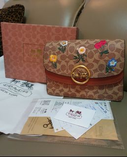 (Kategori: ) berada di . Dikirim oleh bestttpreloved (ID iklan 1029562116, Gambar 1). Deskripsi: .