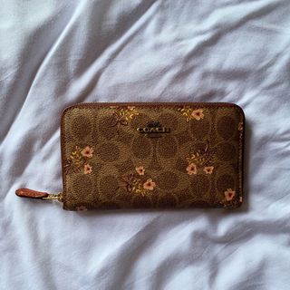 (Category: ) located in . Submitted by guilty.sweetpreloved (Listing ID 1029643791, Image 1). Description: .