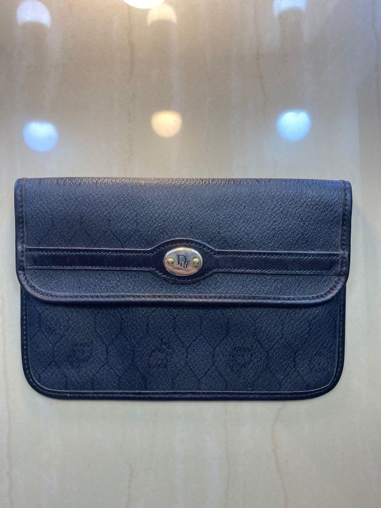 Dior slg (Category: Wallets & Card holders) located in Quezon City. Submitted by decluttermnl (Listing ID 1029510694, Image 1). Description: Vintage christian dior small leather good Normal sign of usage.