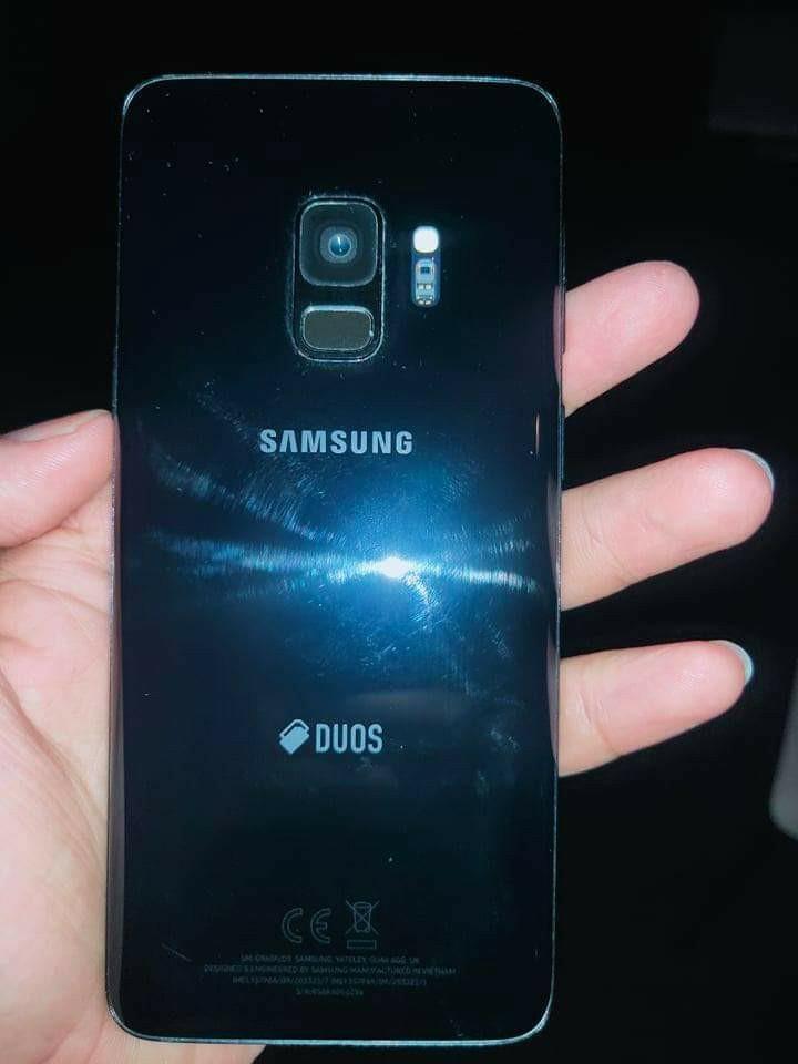 For sale Samsung galaxy s9 RUSH!! (Category: Samsung) located in Las Pinas. Submitted by ezeq28 (Listing ID 1029416957, Image 2). Description: For Sale Samsung galaxy s9 Globelocked no hidden issue test to sawa inclusion is Unit Fast Charger Otg type C xiami wireless Pad Open for swap sa iPhone 7Plus or iPhone 8 lang po rfs: Back to IOS Meet up Las pinas alabang area.