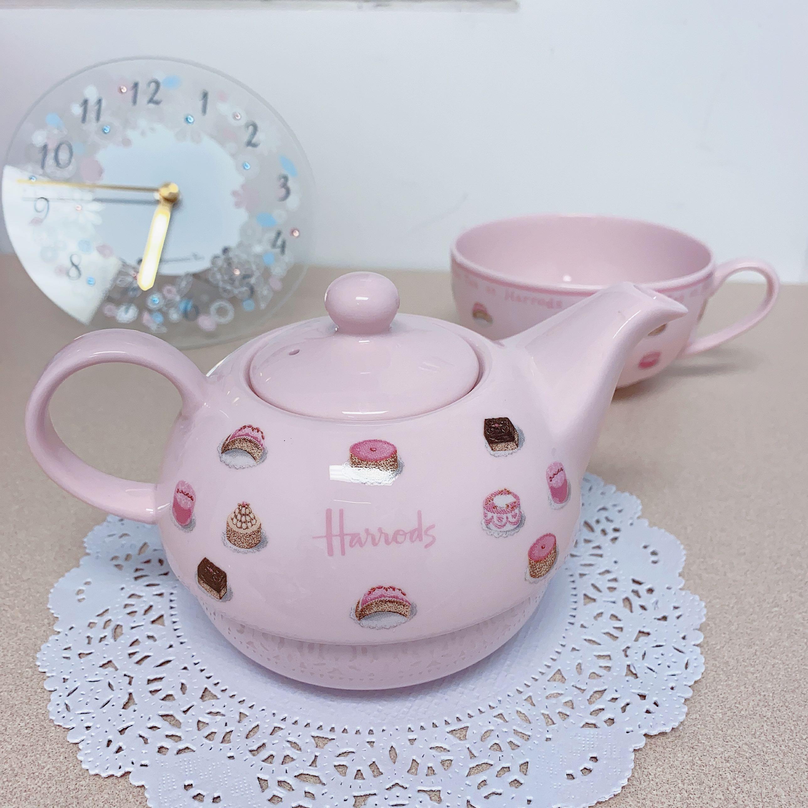 Harrods teapot and cup afternoon high tea, 傢俬＆家居, 廚具和餐具, 茶具配件 Carousell