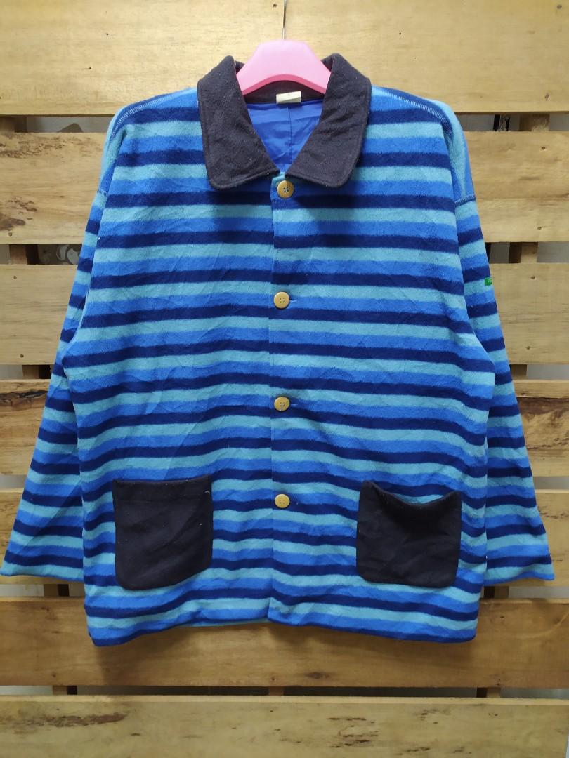 LIGHT JACKET (Category: Hoodies) located in Kota Bharu. Submitted by bidenkacak (Listing ID 1029510383, Image 1). Description: ACTUAL SIZE MEASUREMENT SIZE ON TAG : L CONDITION : GOOD COLOUR : BLUE *This Item Is USED & Vintage Items, So Dont Expect It To Be Like New Condition *All Detail Please Refer Picture.