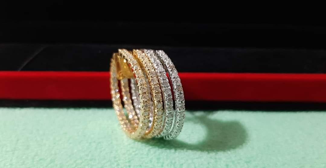 Loop earrings (Category: Earrings) located in Quezon City. Submitted by kring09 (Listing ID 1029570265, Image 2). Description: In and out diamond loop Every girl must have on her jewelry collection 30,000 1.72cts 40,000 3.2cts.