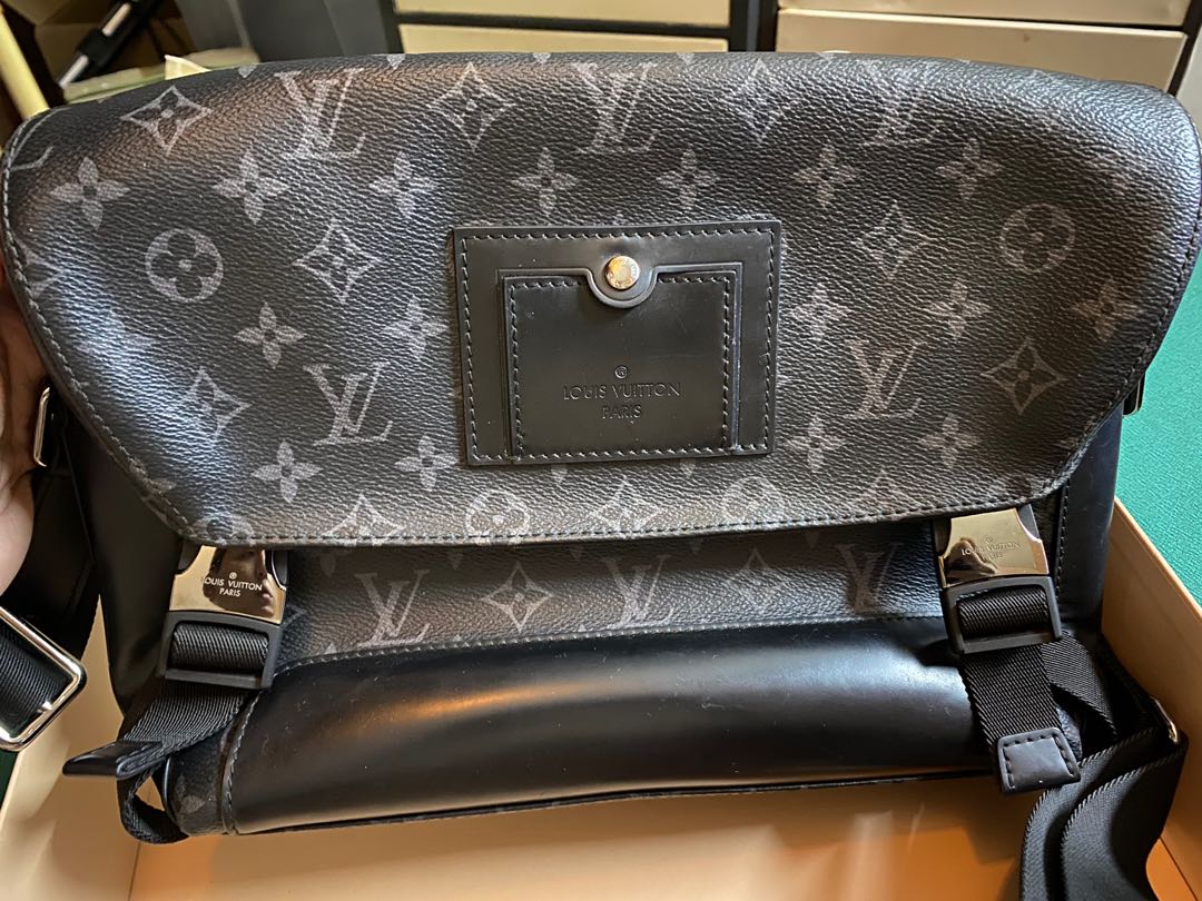 LV MESSENGER PM VOYAGER, Men's Fashion, Bags, Sling Bags on Carousell