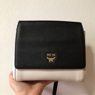 (Category: ) located in . Submitted by popish.sg (Listing ID 1029565594, Image 1). Description: .