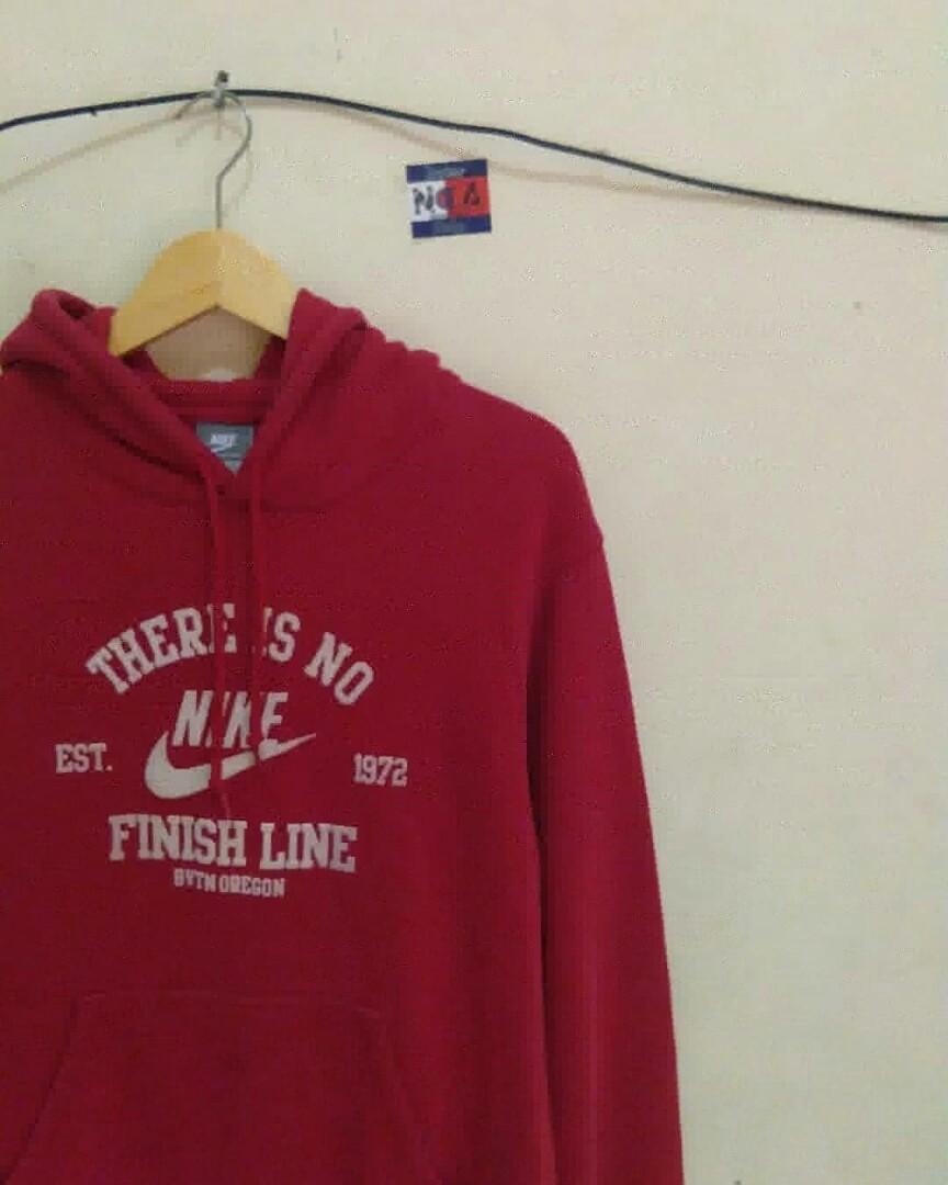 NIKE 72 HOODIE Fesyen Pria Pakaian Atasan di Carousell