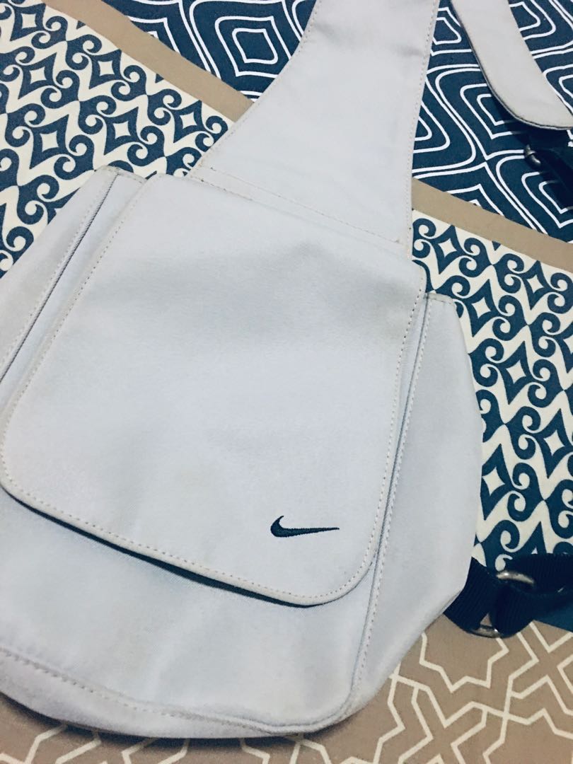 body bag nike price