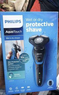 Philips aquatouch electric shaver