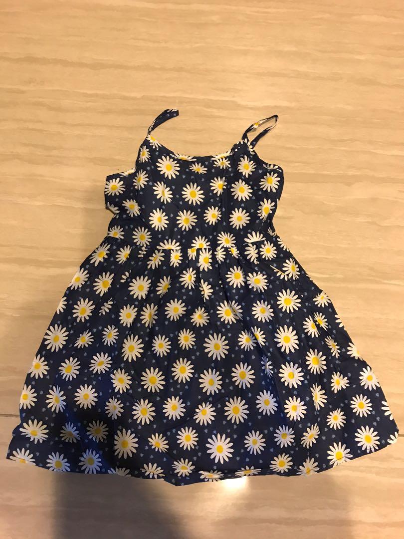 Primark shop daisy dress