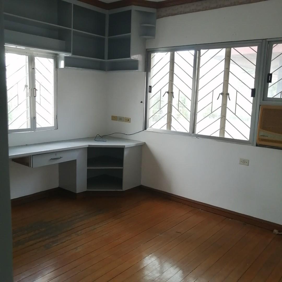 QC House for Sale (Category: House & Lot) located in Manila. Submitted by ms.lorenzo (Listing ID 1029442843, Image 3). Description: QC House and lot for Sale Secured Gated Subdivision Batasan Hills.