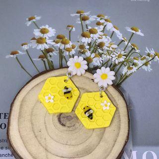 *S925* 手作可愛小雛菊蜂巢耳環| Handmade polymer clay cute little daisy honeycomb earrings