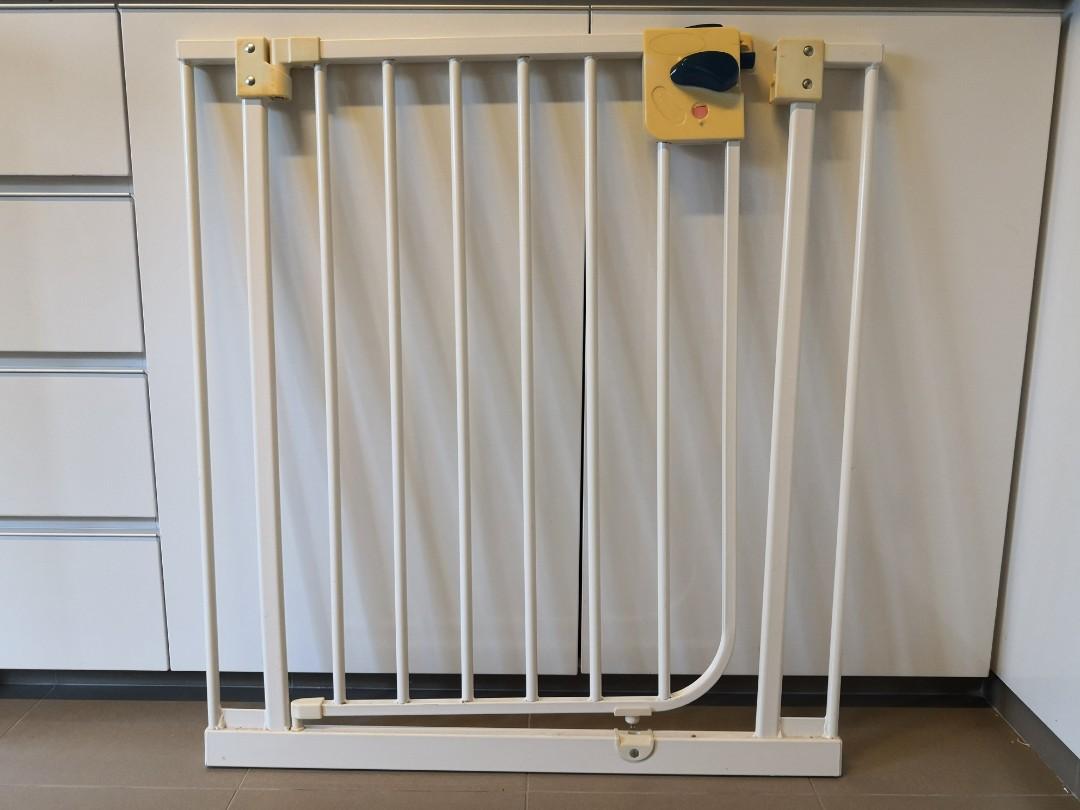 baby gate 68cm wide