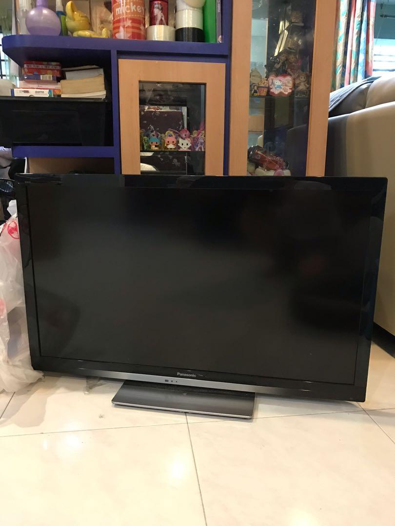 Used Panasonic 42 inch led tv, TV & Home Appliances, TV & Entertainment