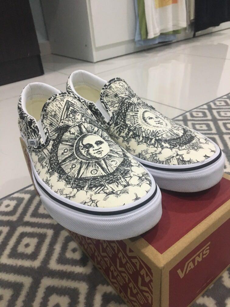 vans classic slip on ouroboros