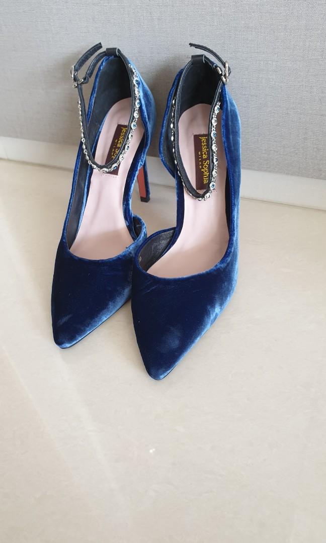 blue court heels