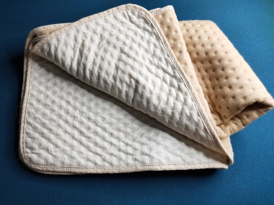 Waterproof blanket (Category: Changing Mats & Accessories) located in Quezon City. Submitted by mitchabrio (Listing ID 1029429249, Image 3). Description: waterproof blanket for potty training kids cotton on one side waterproof material on one side.