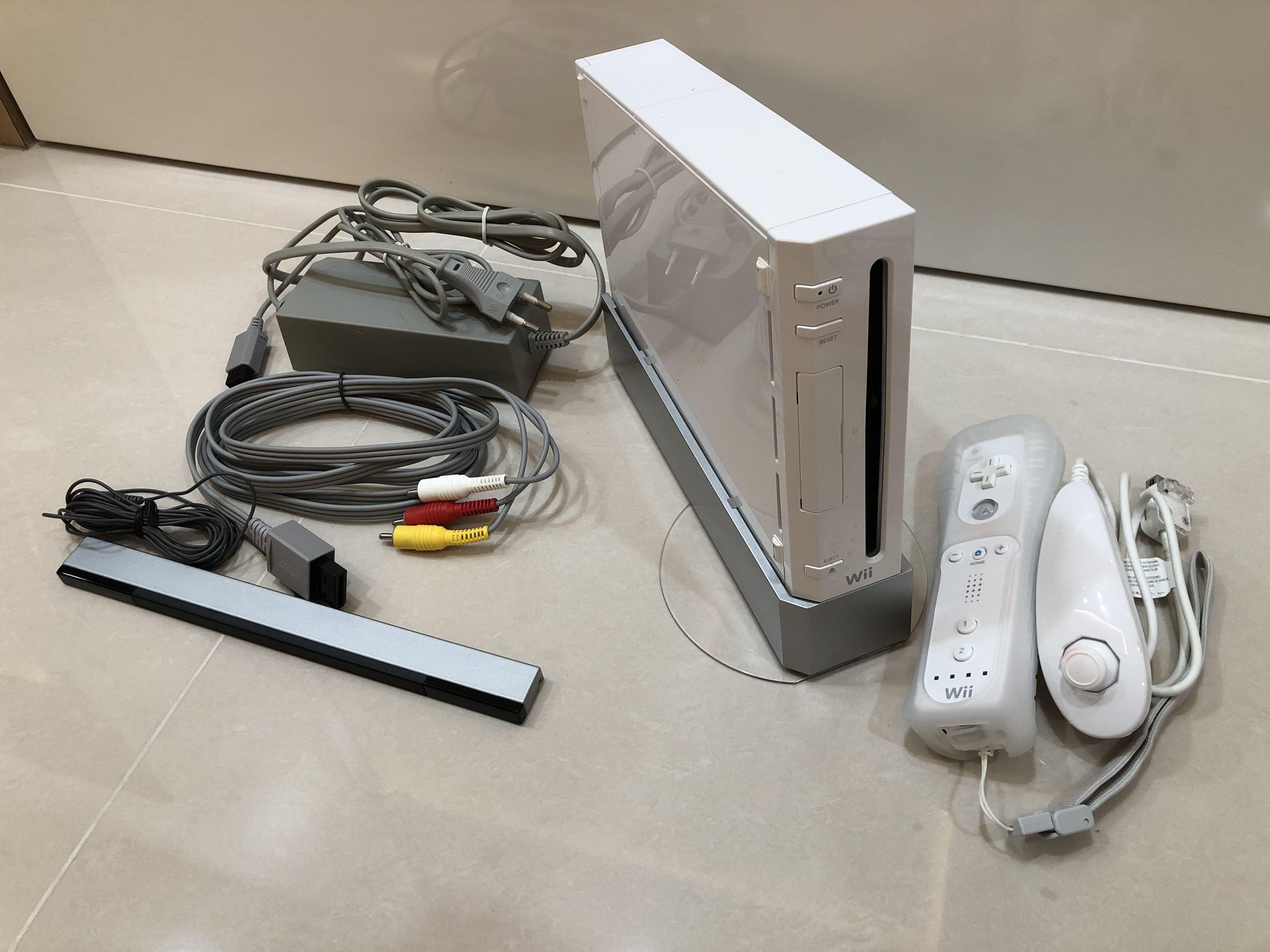 Wii console with remotes clearance
