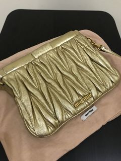 (Category: ) located in . Submitted by vellydpreloved (Listing ID 1025425127, Image 1). Description: .