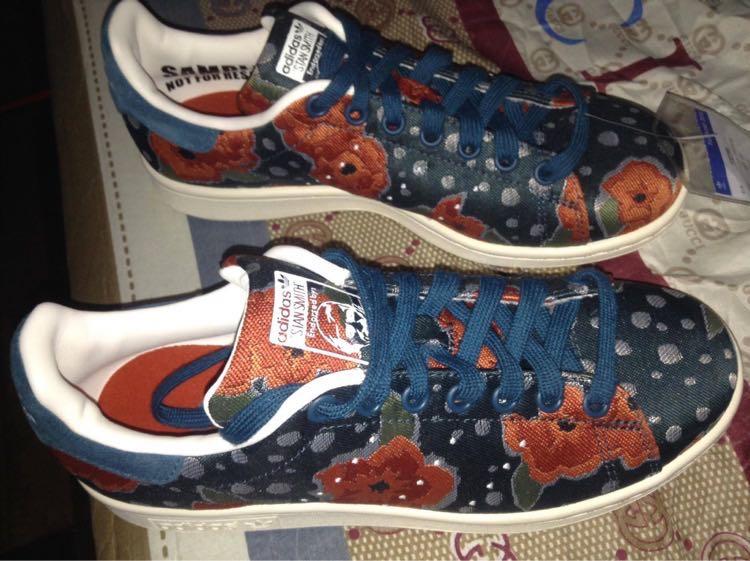 adidas blue floral shoes