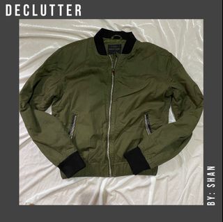 (Category: ) located in . Submitted by declutterbyshan (Listing ID 1025462138, Image 1). Description: .