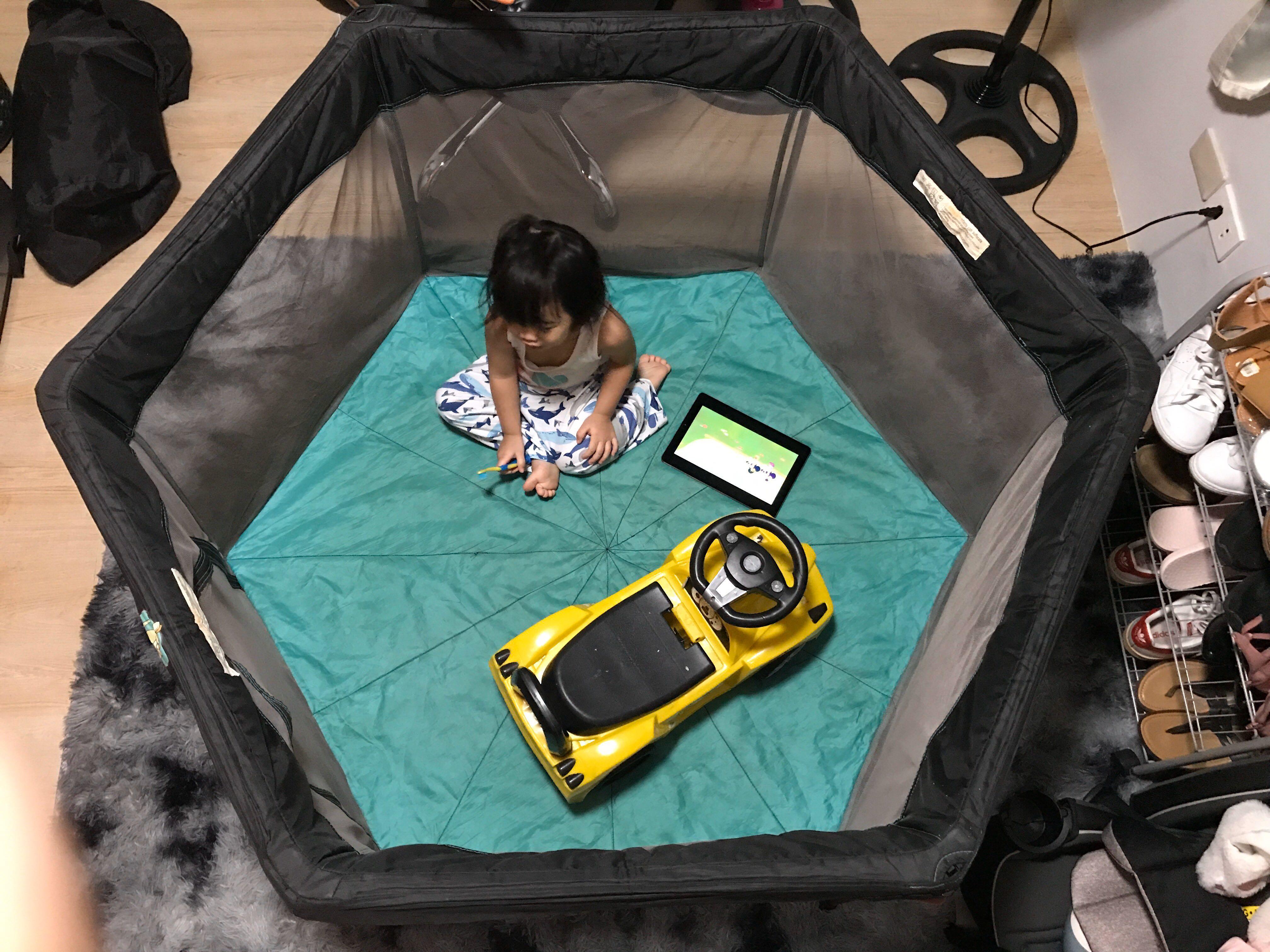 babyseater play yard