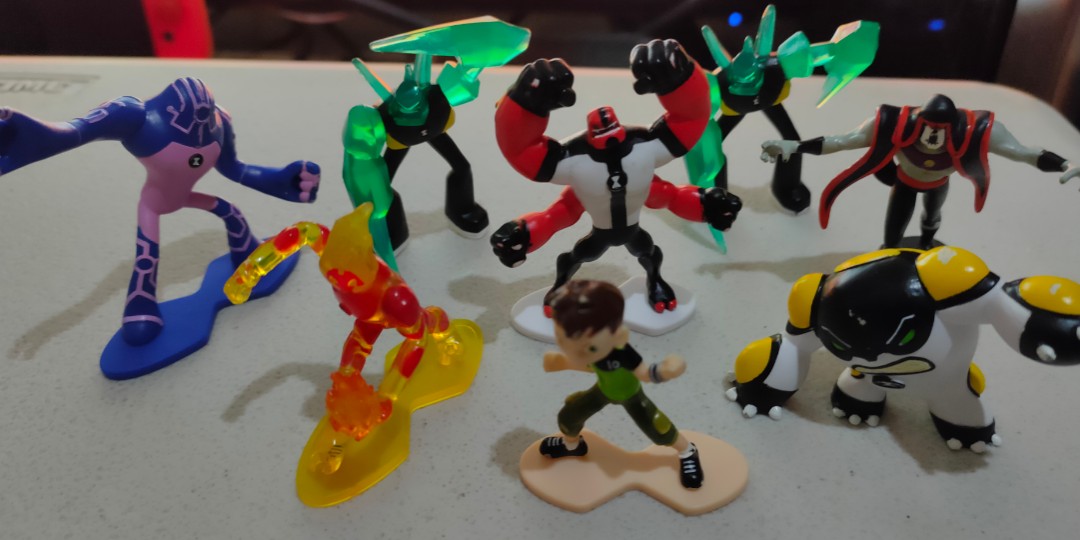 ben 10 mini figures