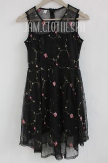 (Category: ) located in . Submitted by jam.closet (Listing ID 1025338644, Image 1). Description: .