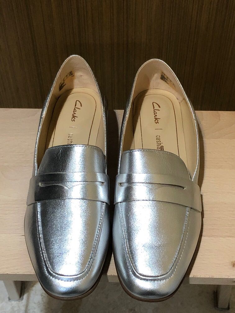 BNIB Clarks Women Silver Leather Shoes 