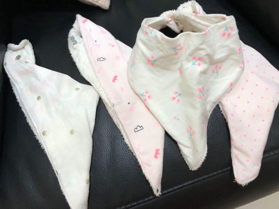 Cotton-on Baby bibs (Category: Other Baby Bathing & Changing Needs) located in Cebu City. Submitted by everythingonearth (Listing ID 1025429810, Image 1). Description: 100 each .