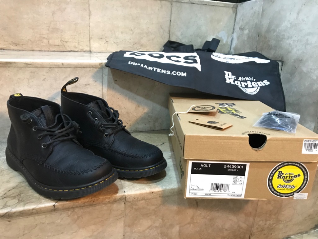 Dr martens holt boot sales