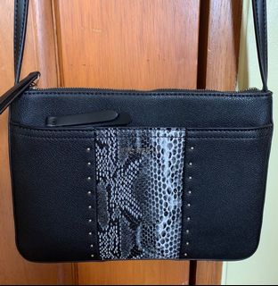 (Category: ) located in . Submitted by 8treasures (Listing ID 1025306516, Image 1). Description: .