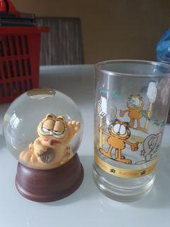 Garfield collectibles - Globe ball + glass