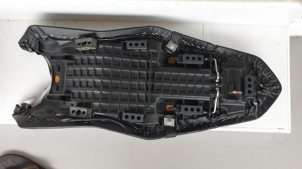 honda cb seat