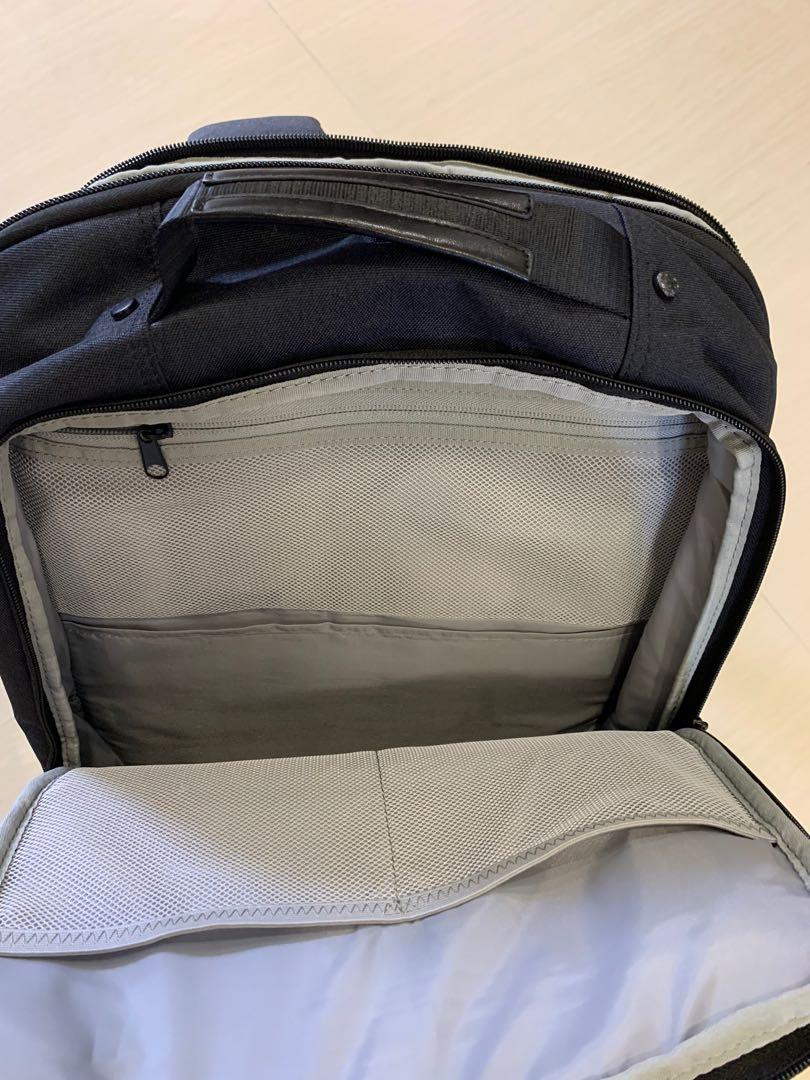 HP Exec 15.6 Midnight RFID Backpack, Computers & Tech, Parts