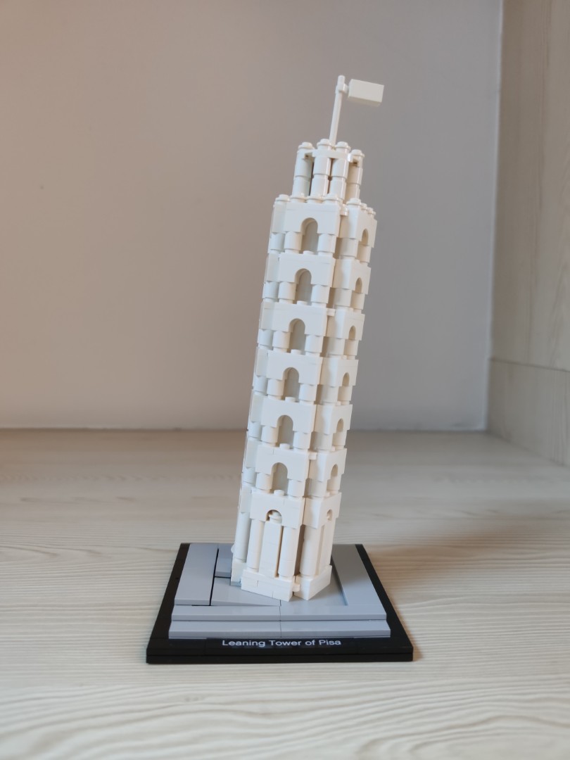 Lego the leaning tower of Pisa 21015 discontinued Hobbies Toys