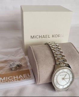 (Category: ) located in . Submitted by mlbrandedfinds (Listing ID 1025363781, Image 1). Description: .