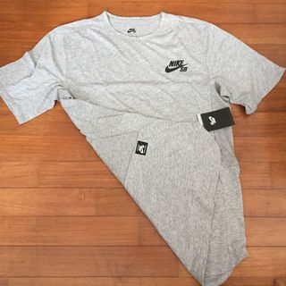 (Category: ) located in . Submitted by sundaygoods (Listing ID 1025297168, Image 1). Description: .