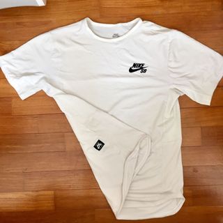 (Category: ) located in . Submitted by sundaygoods (Listing ID 1025367833, Image 1). Description: .
