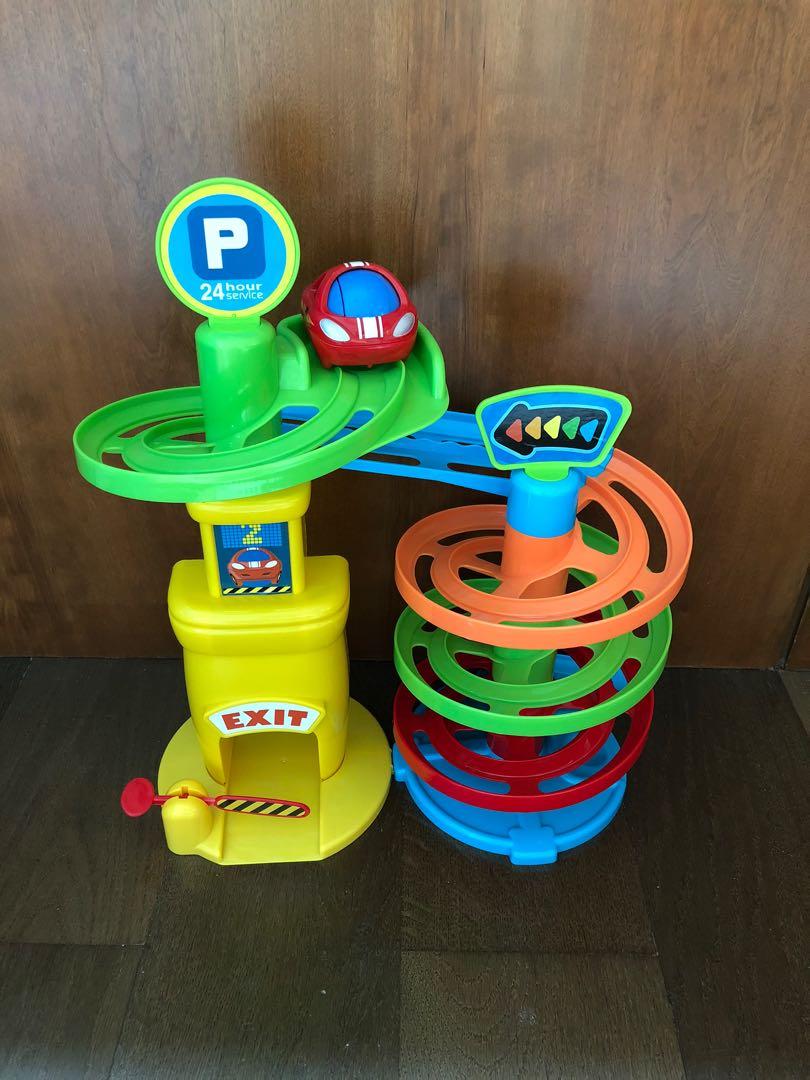 Playgo tower top city car park