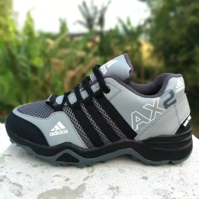 Foto sepatu 2025 adidas ax2